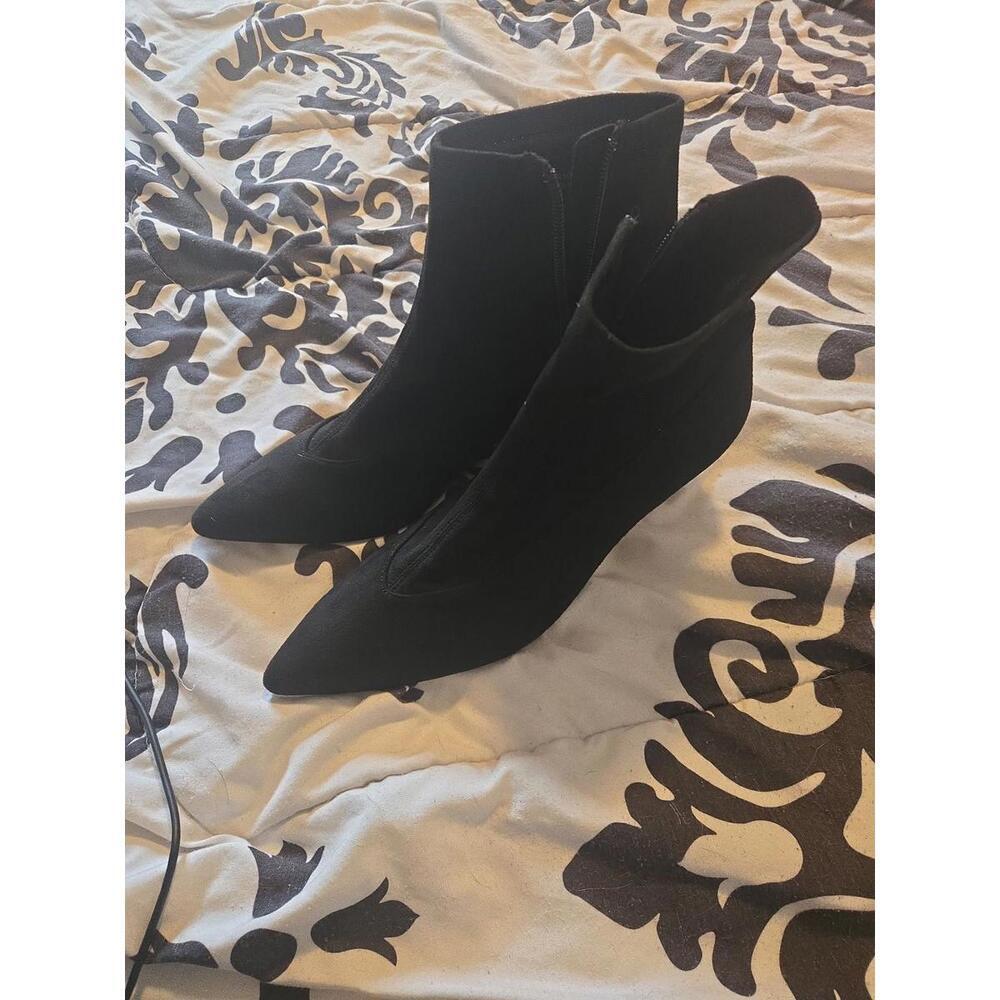 Bella Vita Vintage Black Suede Pointed Toe Ankle Boots Kitten Heel Size 7.5 WW